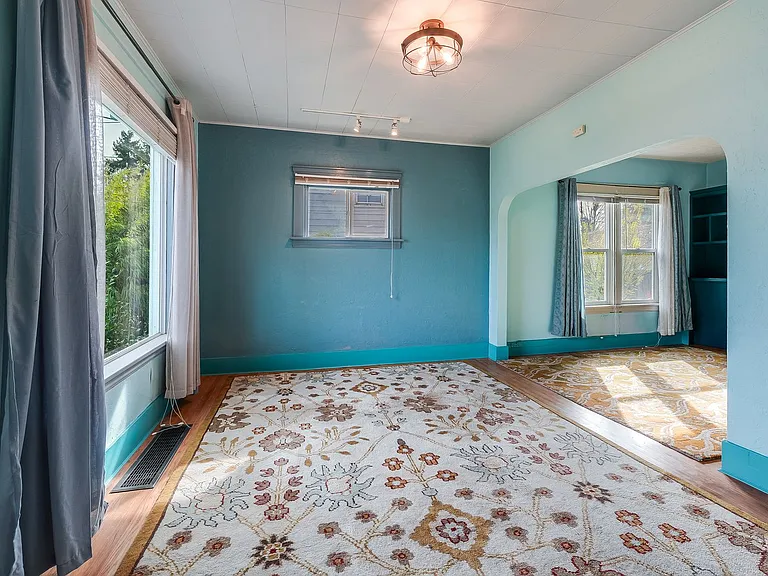 818 N Stafford St — Photo 5