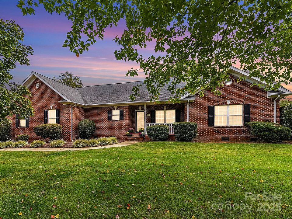 1st image of 192 Baymount Dr