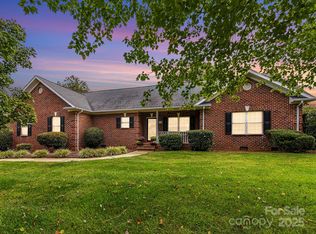 192 Baymount Dr, Statesville, NC 28625