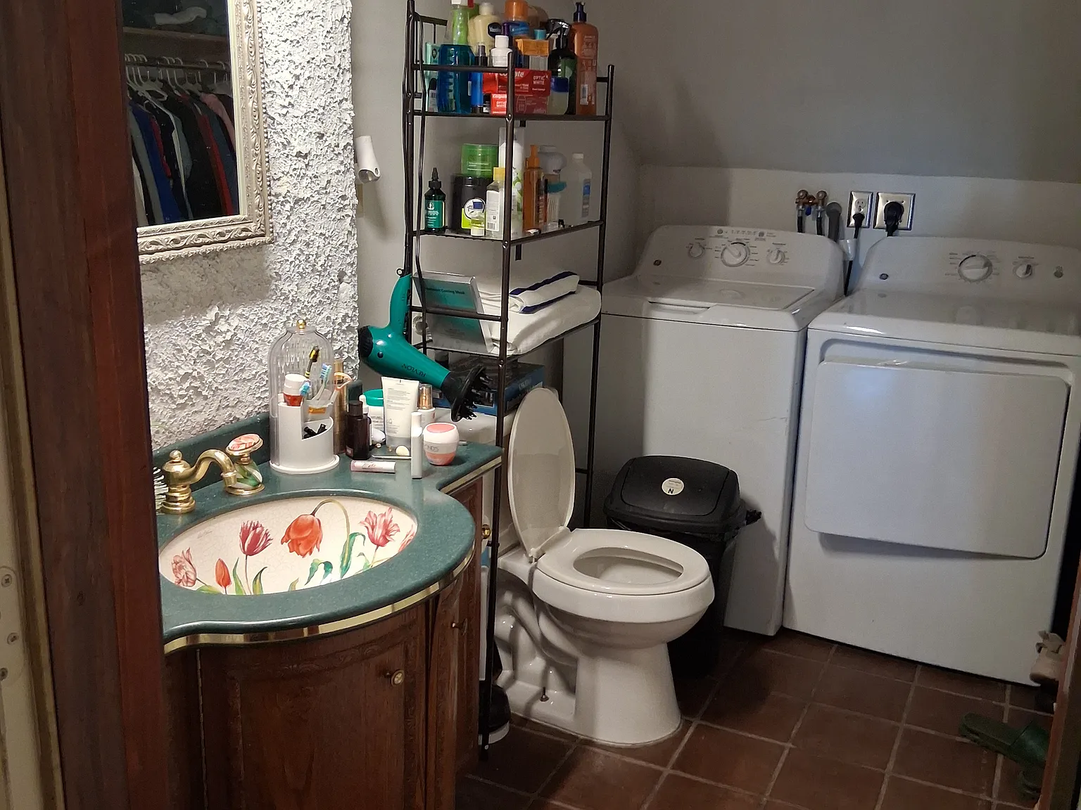 1 Rowhouse Ln — Photo 2