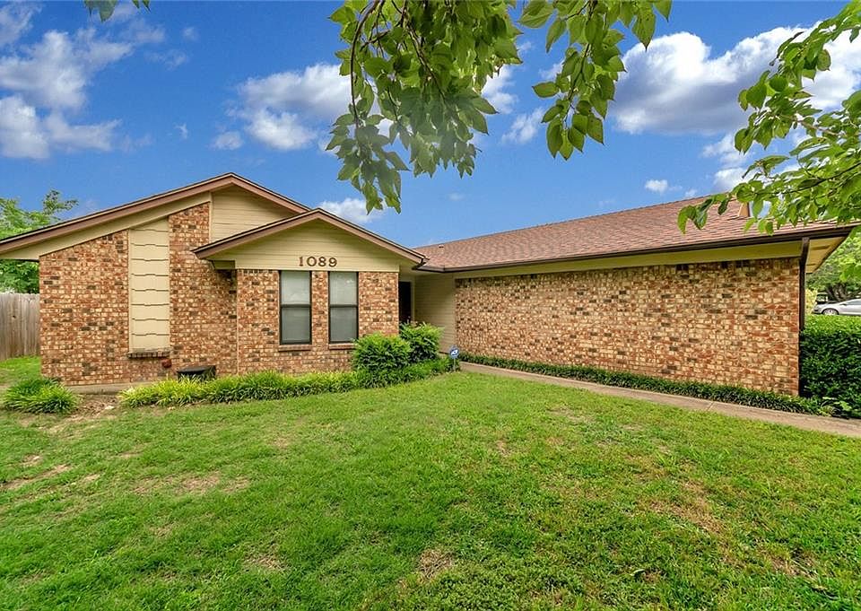 1st image of 1089 W Hills Ter
