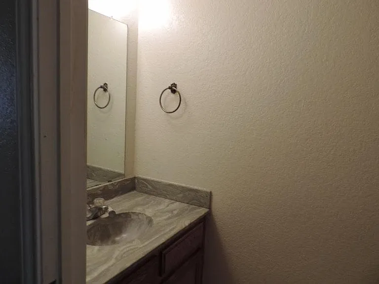 608 Meadow View Ct — Photo 6