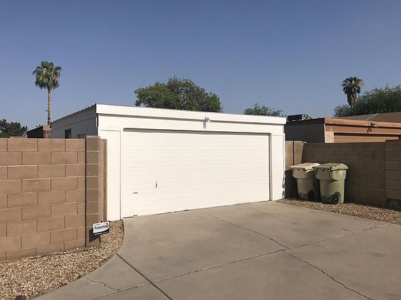 Detached Garage