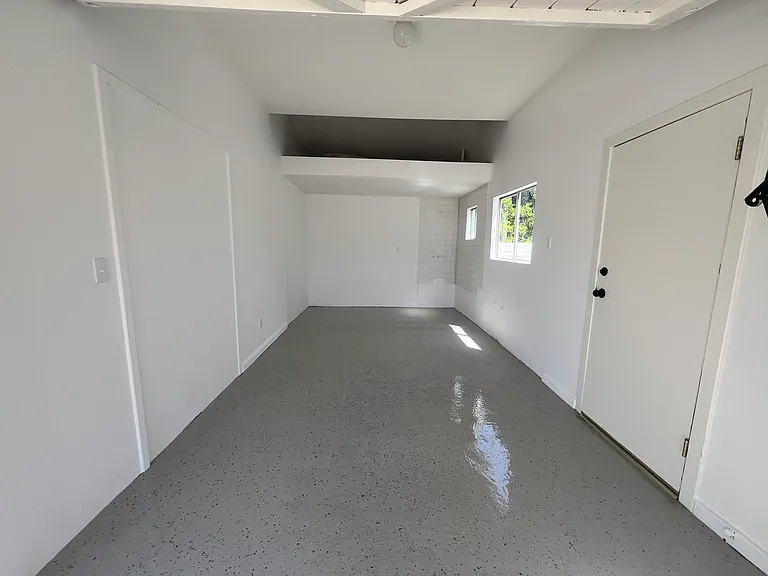 4966 Townsend Ave — Photo 33