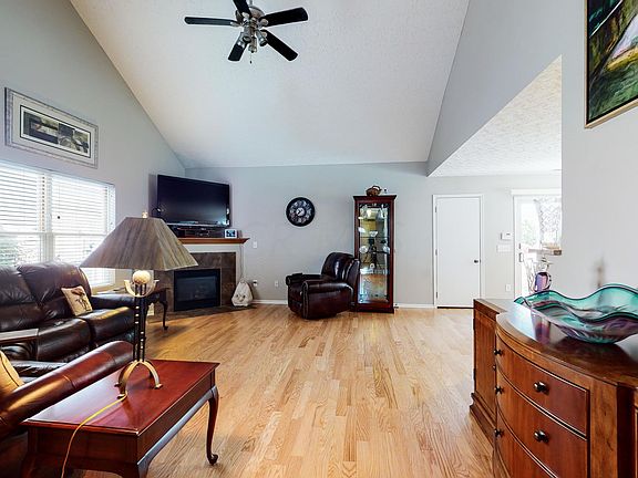 2nd image of 5988 Pennington Creek Dr