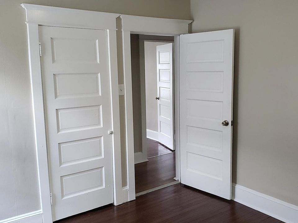 2nd image of 1035 Melrose Ave #2