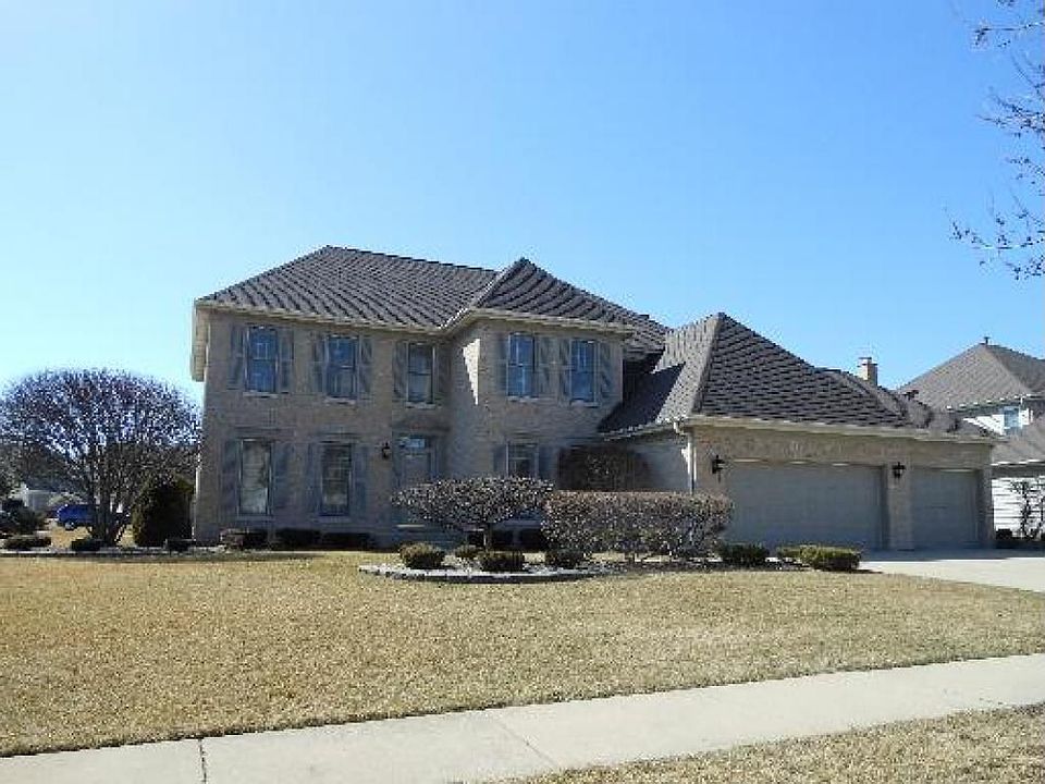 1st image of 40 Germaine Pl