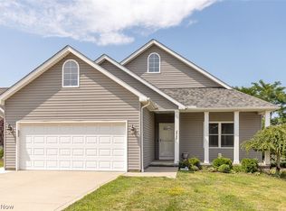 38155 Highgate Bluff Ln, Willoughby, OH 44094