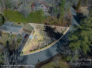 33 Greenleaf Cir, Asheville, NC 28804