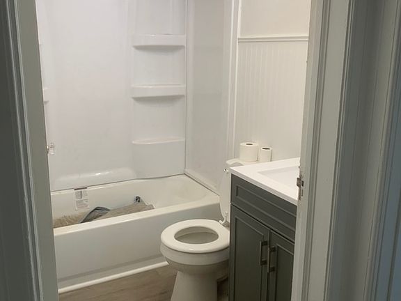 5th image of 2129 Washington Ave