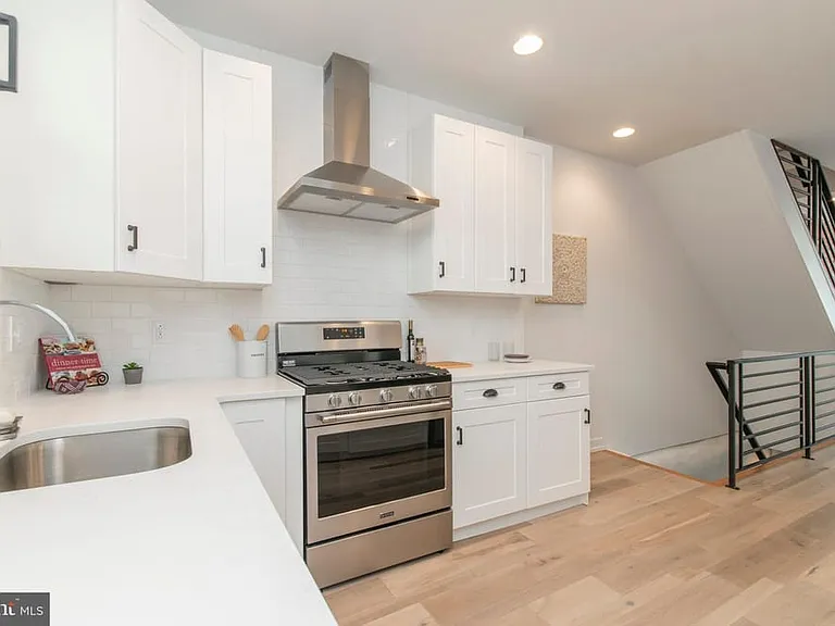 1319 McKean St — Photo 24