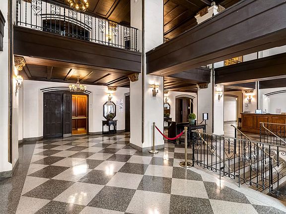5th image of 320 E 42nd St APT 305