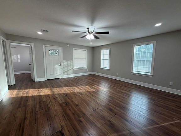 5th image of 104 Mesquite St