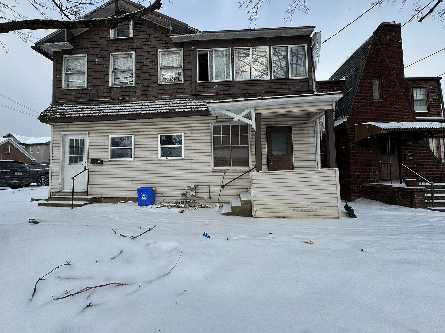 561 Water St photo 1