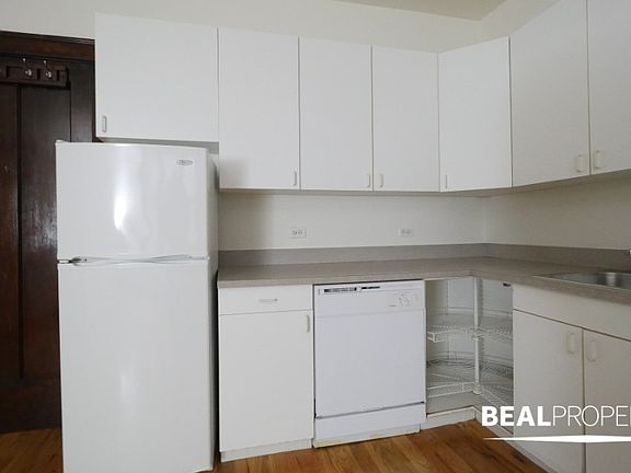 2nd image of 816 W Waveland Ave APT 3