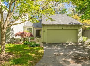 58 Winding Creek Ln, Rochester, NY 14625