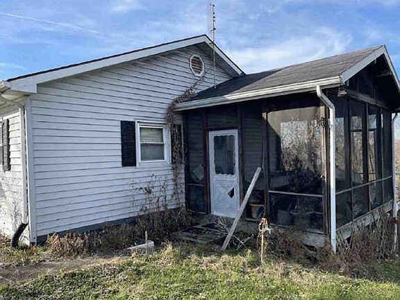 2nd image of 928 Mule Shed Ln