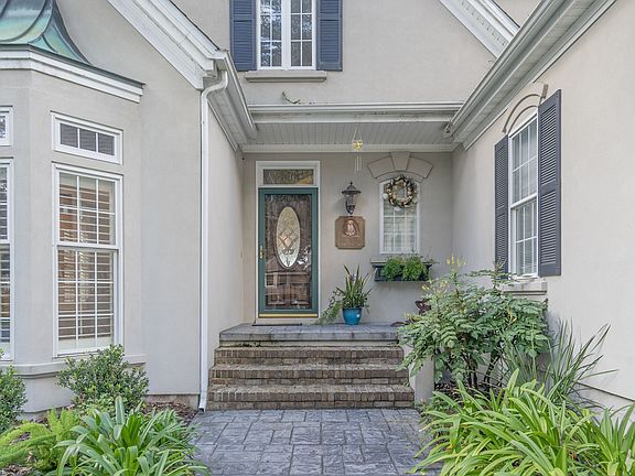 3rd image of 119 River Bend Dr