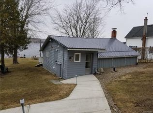 6807 N Hillcrest Dr, Castile, NY 14427