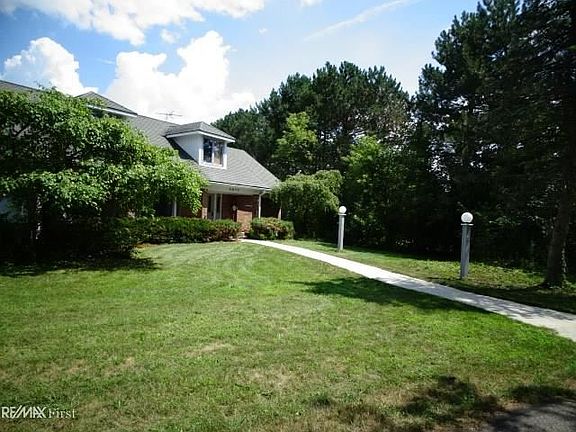 3rd image of 5570 Harlowe Dr