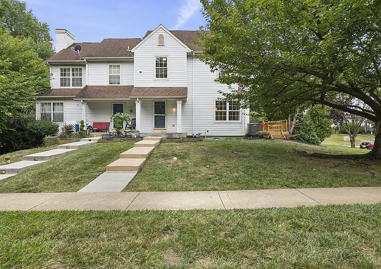 2258 N Tollgate Cir — Photo 1