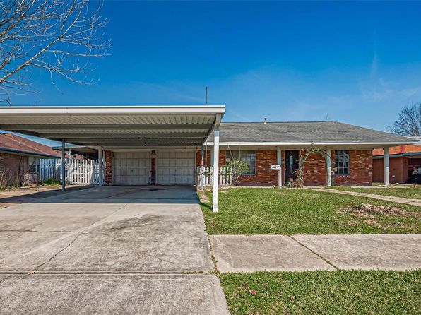 2307 E Martha Ln