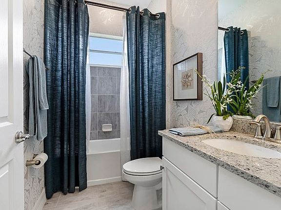 4th image of 23459 Waverly Cir