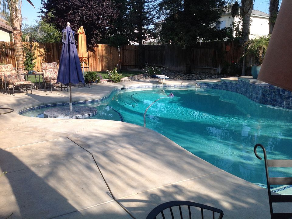 2nd image of 15202 Oakencroft Dr
