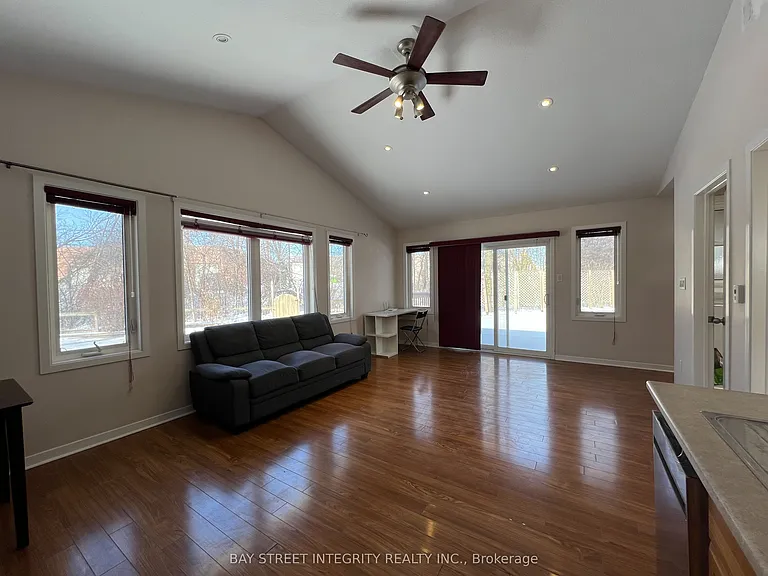 1339 Pinegrove Rd #2 — Photo 6