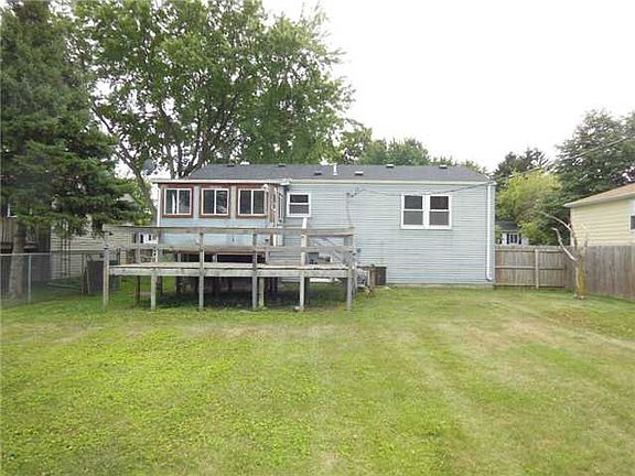 2nd image of 112 Farnstead Dr