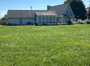 2664 Beacon Rd, Bath, PA 18014