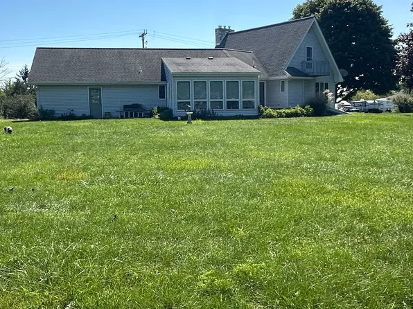 2664 Beacon Rd, Bath, PA 18014