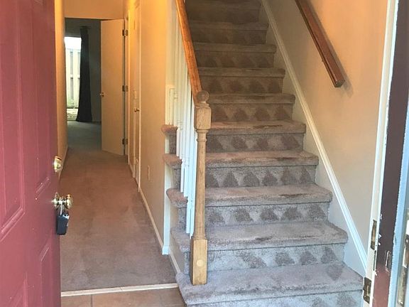 2nd image of 1003 N Green Dr