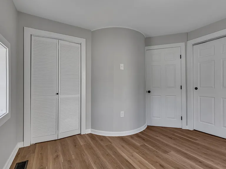 242 London Rd — Photo 4
