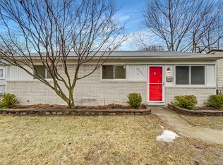 9085 Robert St, Taylor, MI 48180