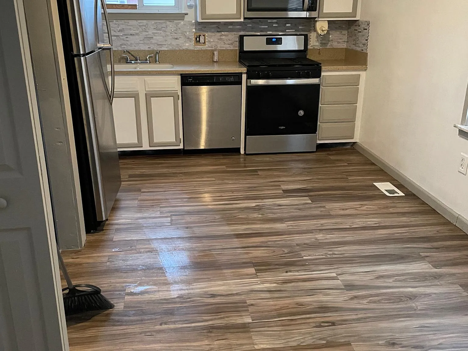 36075 Vaughn St — Photo 3