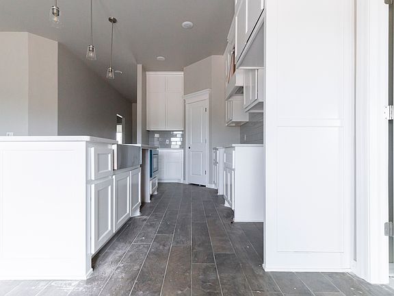 4th image of 3713 Palisade Ln