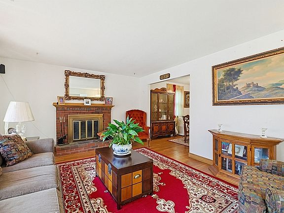 4th image of 70 Blake St