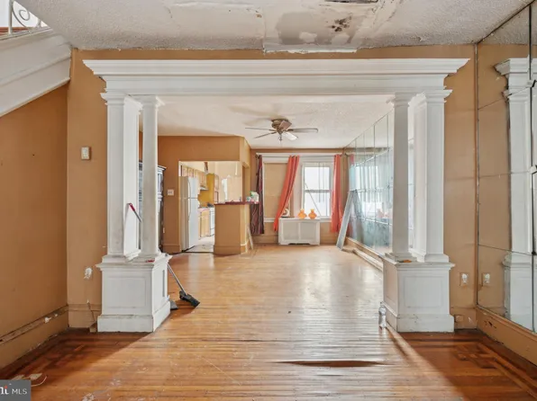 6021 Clifford Ter, Philadelphia, PA 19151