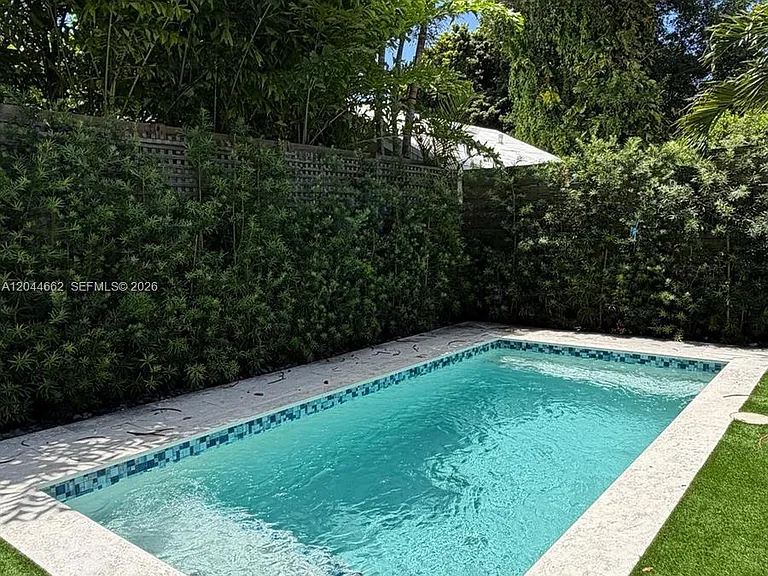 2401 SW 16th Ct — Photo 5