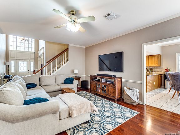 4th image of 8514 KNIGHTS KNOLL DR