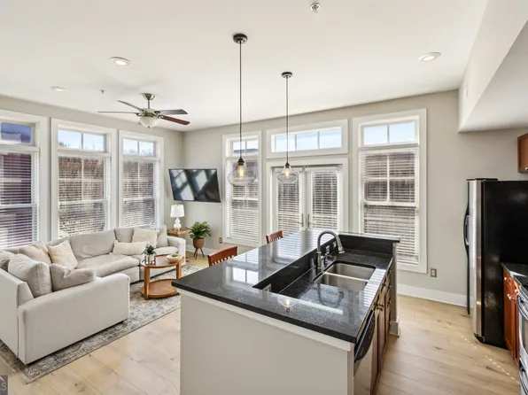 924 Garrett St SE APT 305, Atlanta, GA 30316