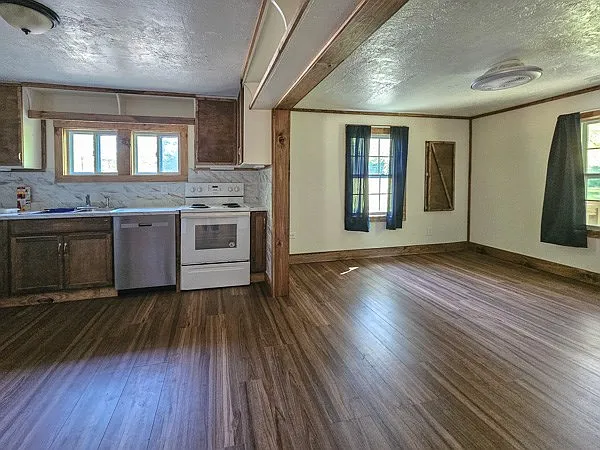 147 Weaver Creek Rd — Photo 26