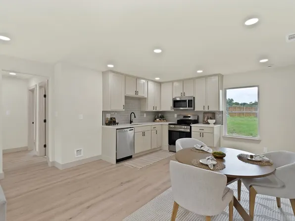 6729 Wallis Rd, Lake Worth, TX 76135