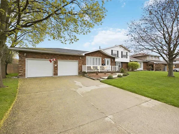 23 Dukinfield Ct, Sarnia, ON N7S 3Z4