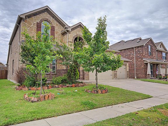 3rd image of 420 Attlee Dr