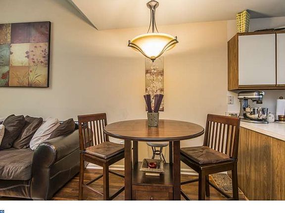 5th image of 359 Cashel Ct