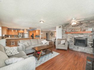 39315 Newton St, Sandy, OR 97055