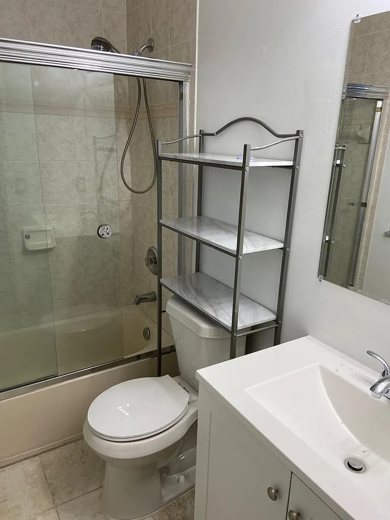 3 bed, 2.5 bath, 1386 sqft, $2,900 — Photo 2