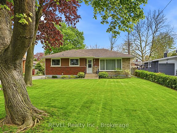 2nd image of 7 Brucedale Ave